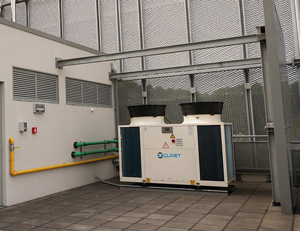 Palazzetto di Massa - pompe di calore di tipo rooftop Clivetpack2 CSNX-XHE2